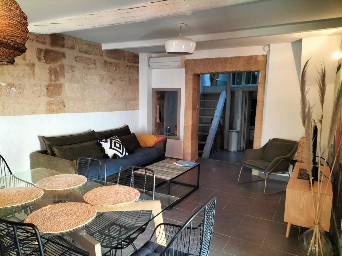 Maison De Village Familiale Pont Du Gard, Toit Terrasse, Barbecue, Fibre Vers Pont du Gard Exterior photo
